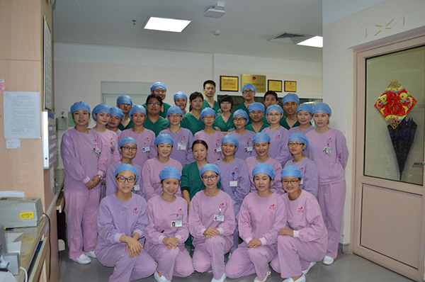 广州市第八人民医院ICU医护人员合照600.png
